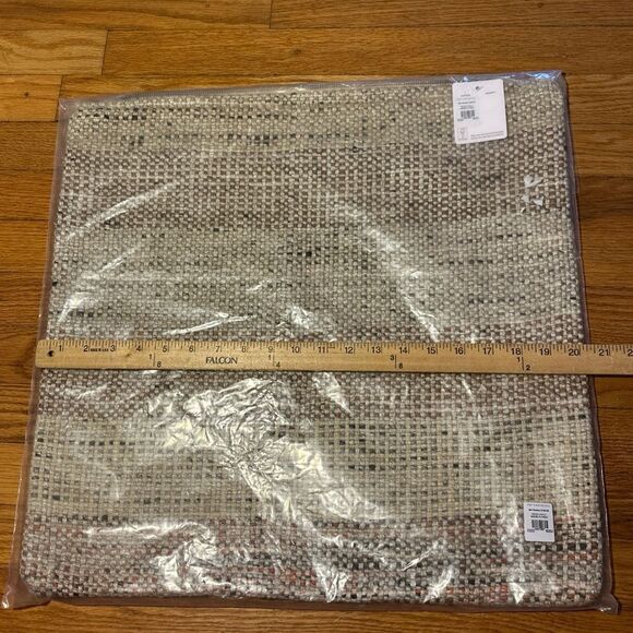 Pottery Barn Barn Reeve weaved this pillow cover 20” sq multi beige weave/
Linen - Picture 6 of 13